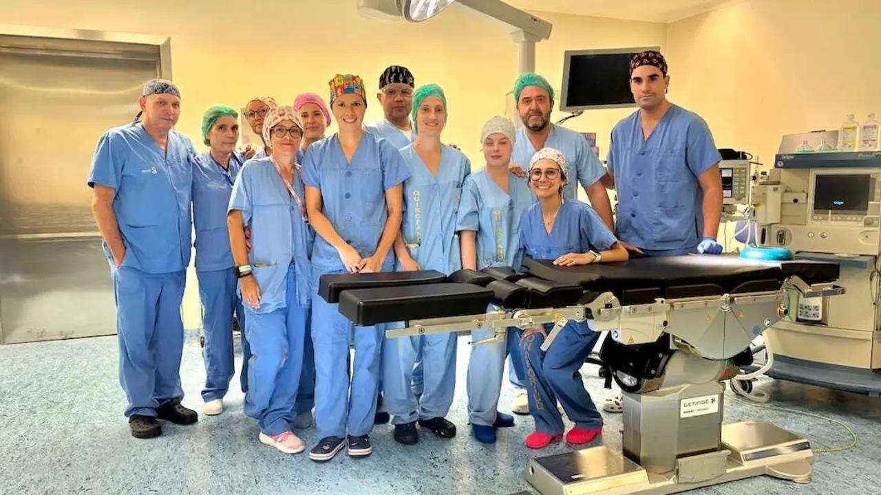 El Hospital de Villarrobledo estrena una nueva mesa quir&uacute;rgica