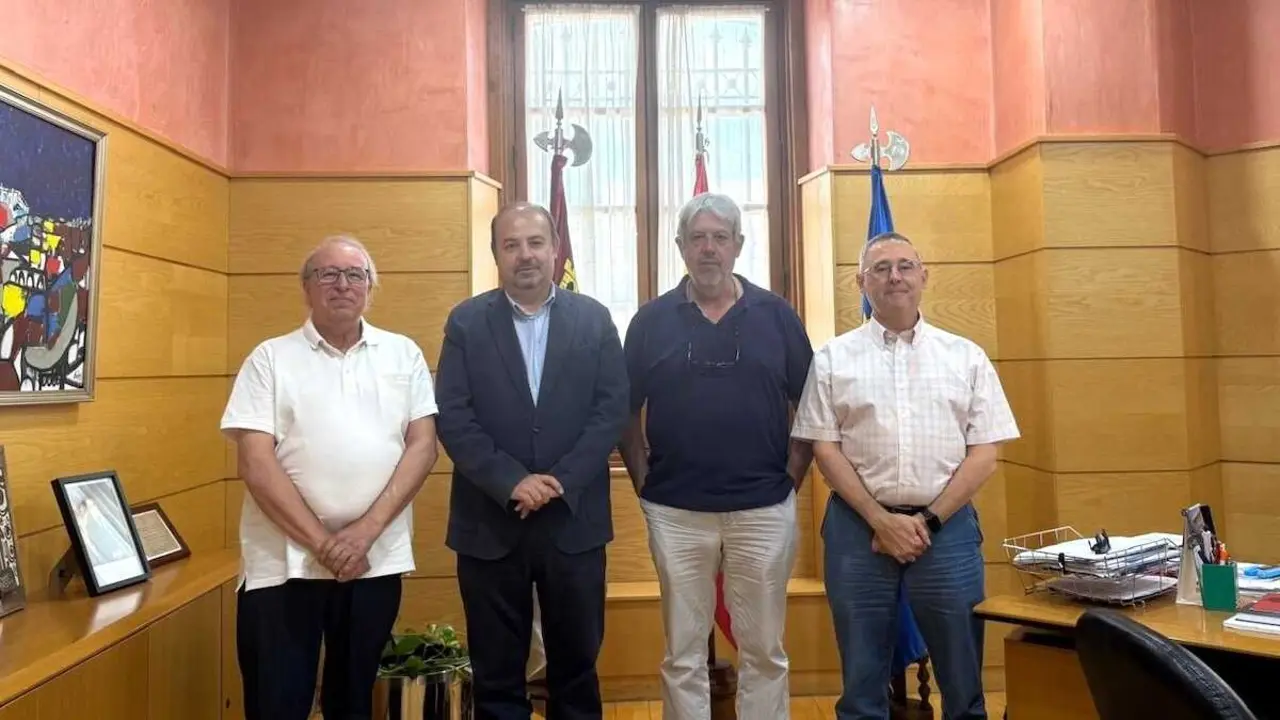 Junta y Asociaci&oacute;n Manuel Aza&ntilde;a estudian nuevas exhumaciones