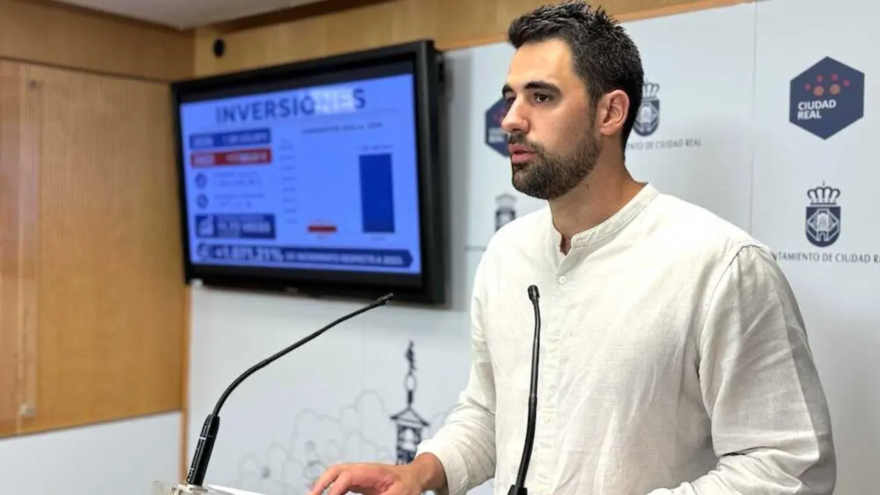 El concejal de Deportes de Ciudad Real, Pau Beltr&aacute;n, ha informado en rueda de prensa del plan de inversiones en instalaciones deportivas