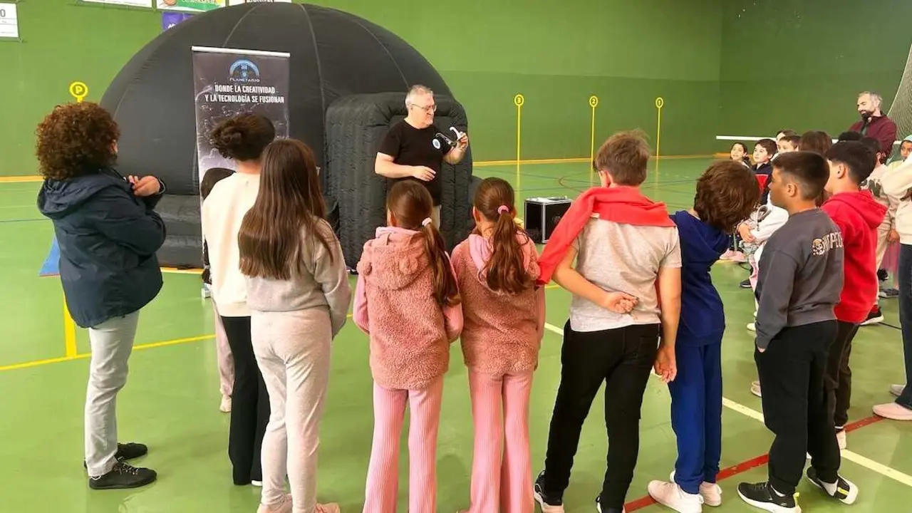 El planetario m&oacute;vil llega a 34 centros rurales de Castilla-La Mancha