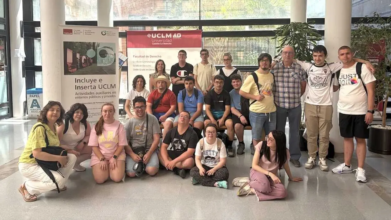 J&oacute;venes con discapacidad intelectual se grad&uacute;an por la Universidad de Castilla-La Mancha (UCLM) en un curso de formaci&oacute;n para el empleo