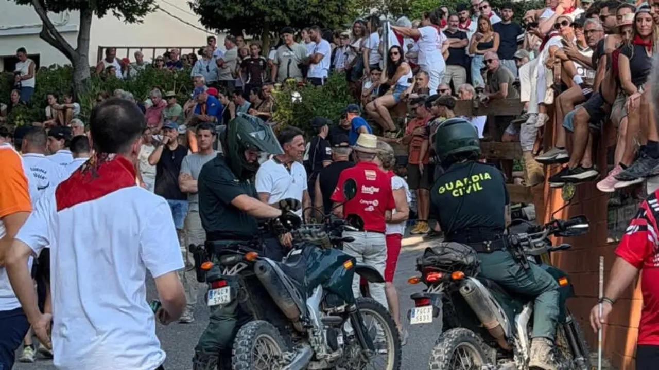 Dispositivo de la Guardia Civil desplegado en Brihuega (Guadalajara) durante el encierro de este domingo