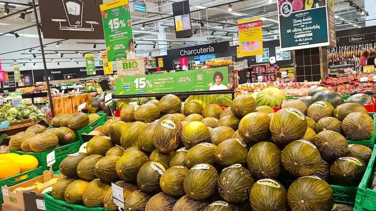 En la imagen de archivo melones a la venta en una superficie comercial