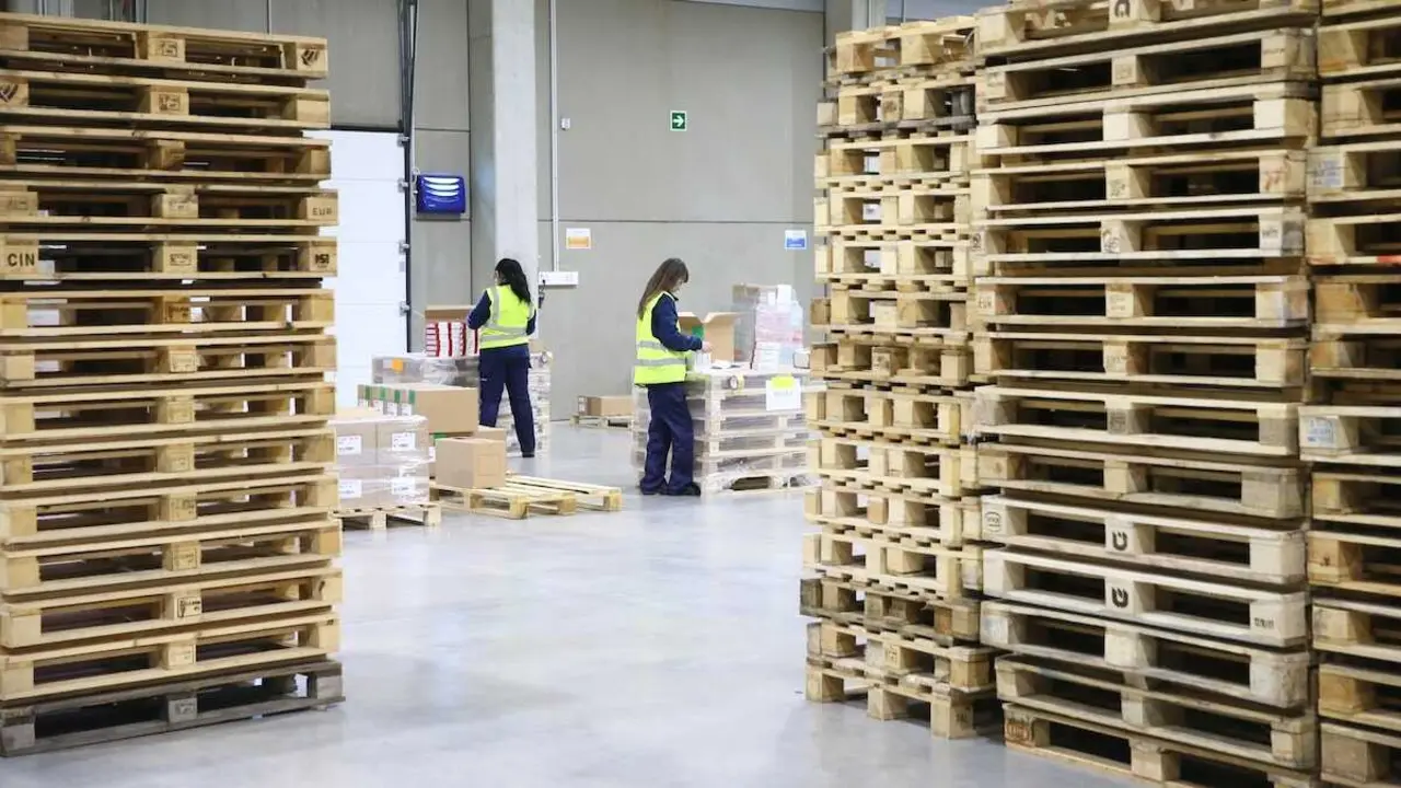 trabajadores, trabajadoras, empleo, f&aacute;brica, EPA, encuesta de poblaci&oacute;n activa, industria,