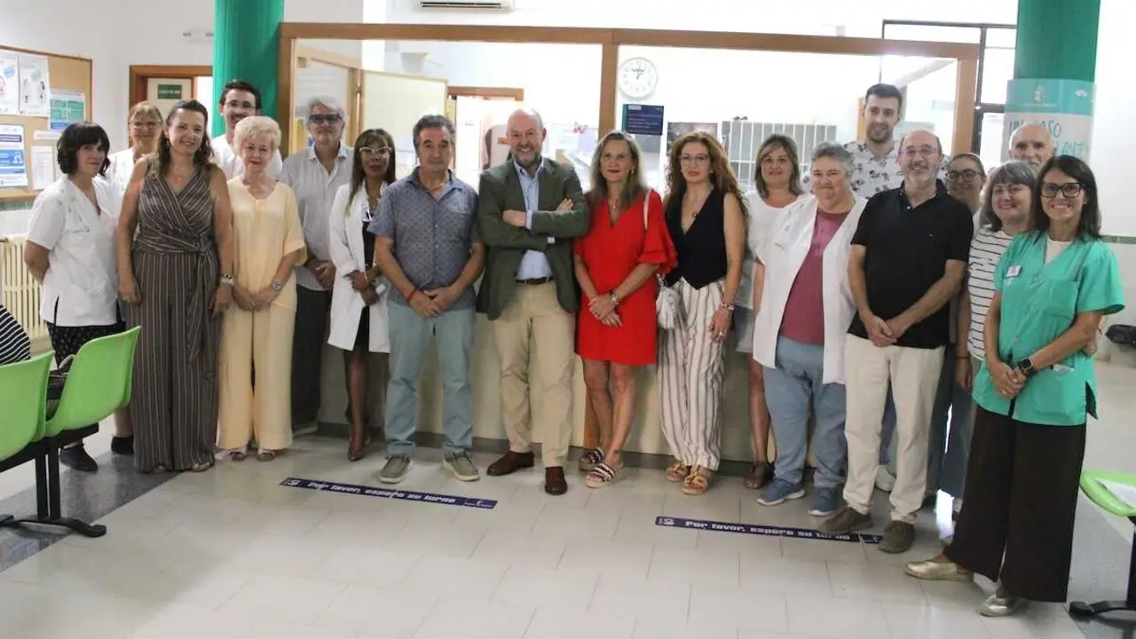 El director gerente del Servicio de Salud de Castilla-La Mancha (SESCAM), Alberto Jara, en su visita este mi&eacute;rcoles al centro de salud de Madrigueras (Albacete)