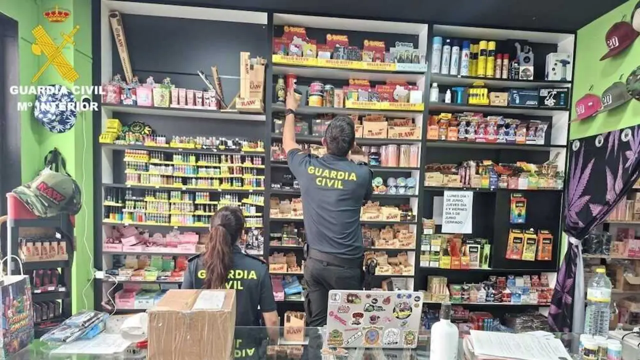 La Guardia Civil frena la venta irregular de vapeadores en Cuenca