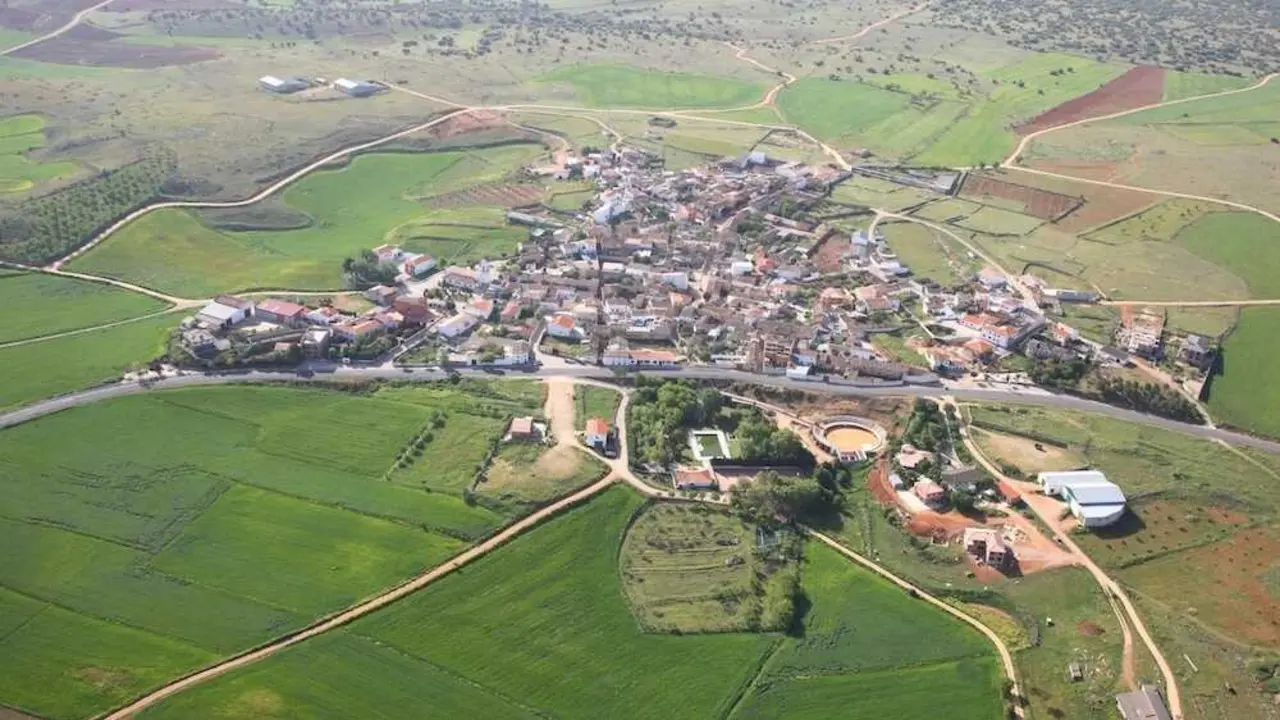 Vista a&eacute;rea de Robledo (Albacete) - Fotograf&iacute;a: La Estaci&oacute;n de Robledo