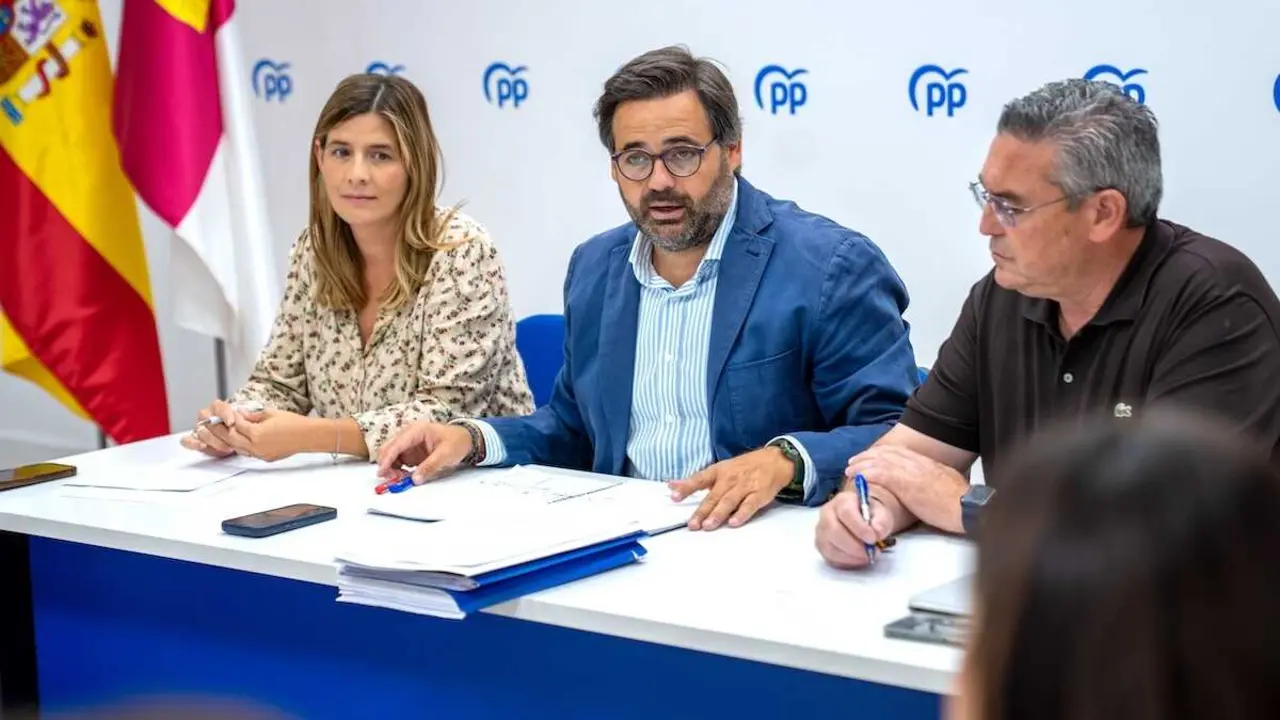 El presidente del PP de Castilla-La Mancha, Paco N&uacute;&ntilde;ez, durante su intervenci&oacute;n en el Comit&eacute; de Direcci&oacute;n del partido celebrado este lunes en Toledo