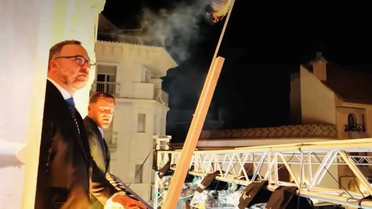 El alcalde de Tomelloso (Ciudad Real), Javier Navarro, en un momento del chupinazo