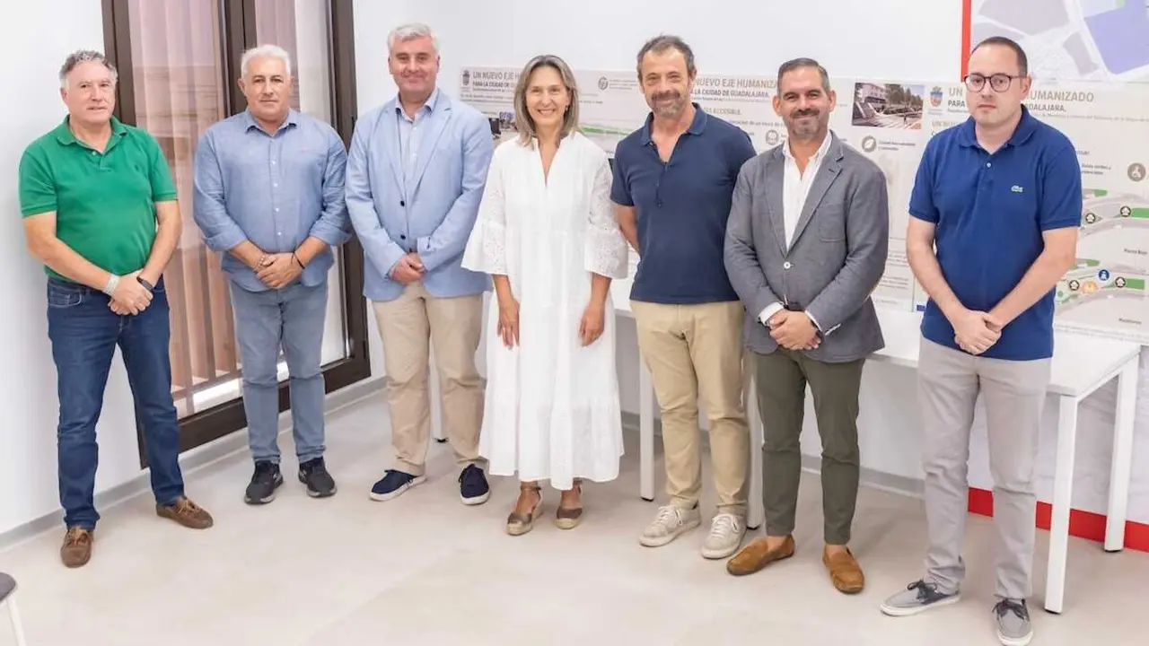 La alcaldesa de Guadalajara, Ana Guarinos, ha presentado el proyecto de obras de humanizaci&oacute;n del eje de la calle Cardenal Gonz&aacute;lez de Mendoza y el entorno del Santuario de la Virgen de la Antigua.