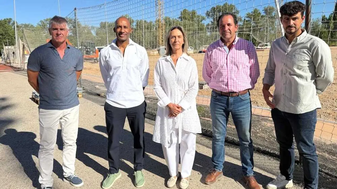 La alcaldesa de Guadalajara, Ana Guarinos, ha visitado este lunes las obras de los anexos del Escartin