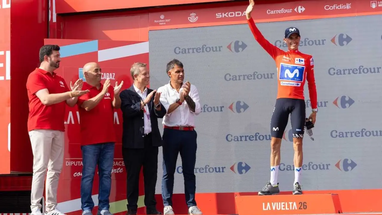 Tronchon gana en Elche de la Sierra y Mas lidera La Vuelta 2026