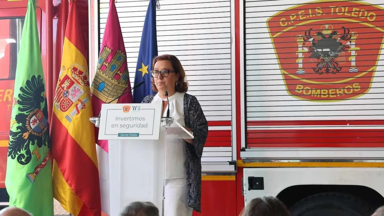 La presidenta de la Diputaci&oacute;n de Toledo, Concepci&oacute;n Cedillo, ha inaugurado el nuevo parque de bomberos de Santa Olalla (Toledo)