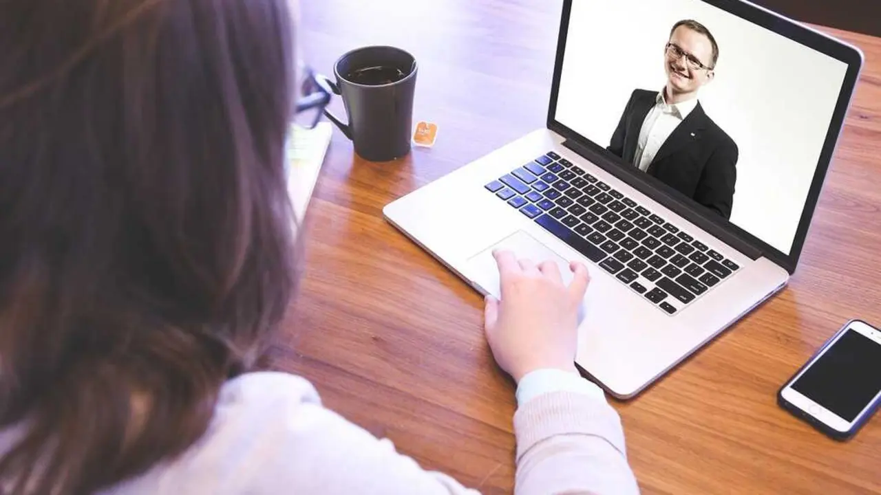 El factor humano en la interpretaci&oacute;n y la comunicaci&oacute;n: ChatGPT no va a tu reuni&oacute;n