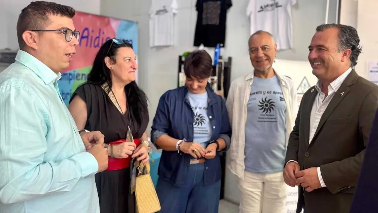 El presidente de Vox en las Cortes de Castilla-La Mancha, David Moreno, este jueves en su visita a la Feria de Albacete
