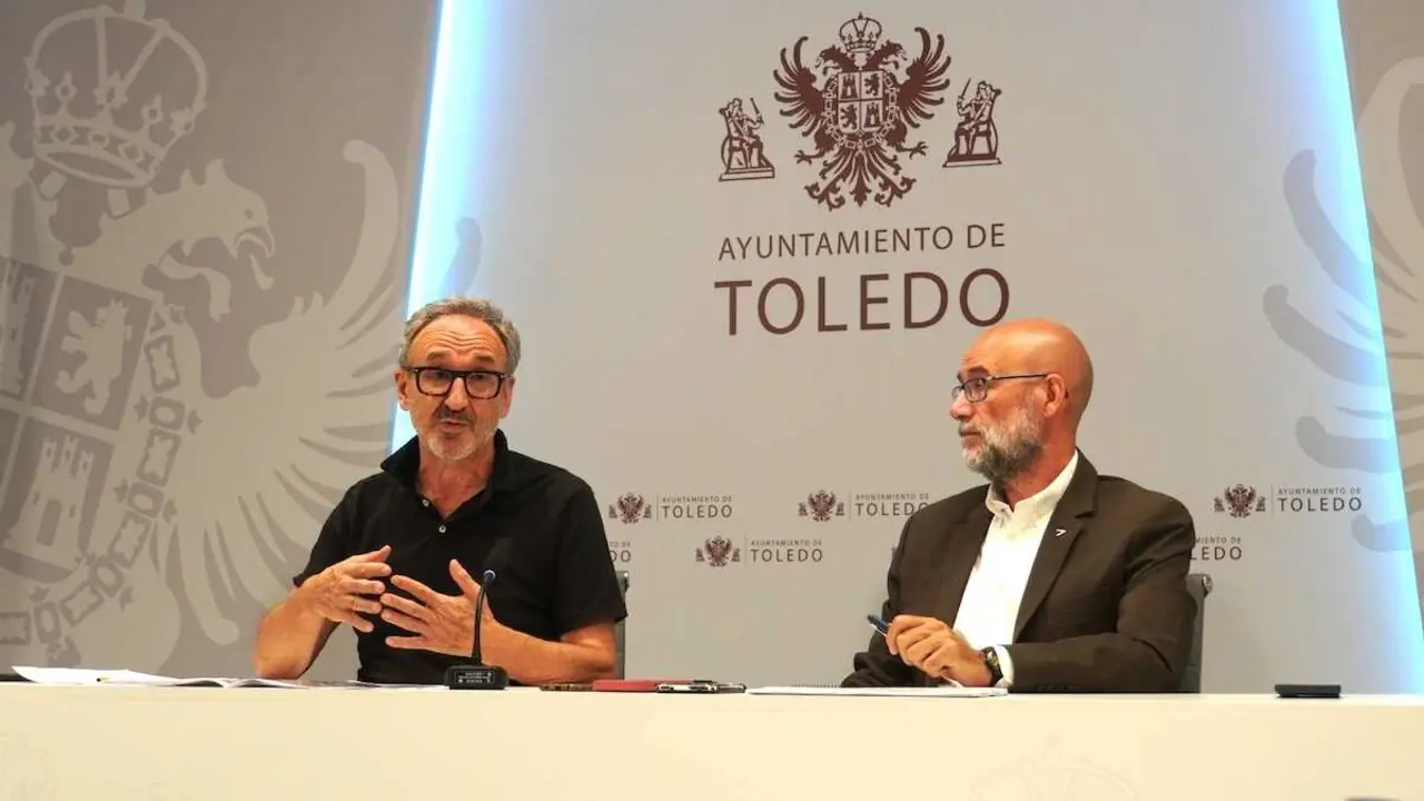 El concejal de Planeamiento Urban&iacute;stico de Toledo, Florentino Delgado, acompa&ntilde;ado del presidente de la Demarcaci&oacute;n de Toledo del Colegio de Arquitectos de Castilla-La Mancha, &Aacute;ngel S&aacute;nchez