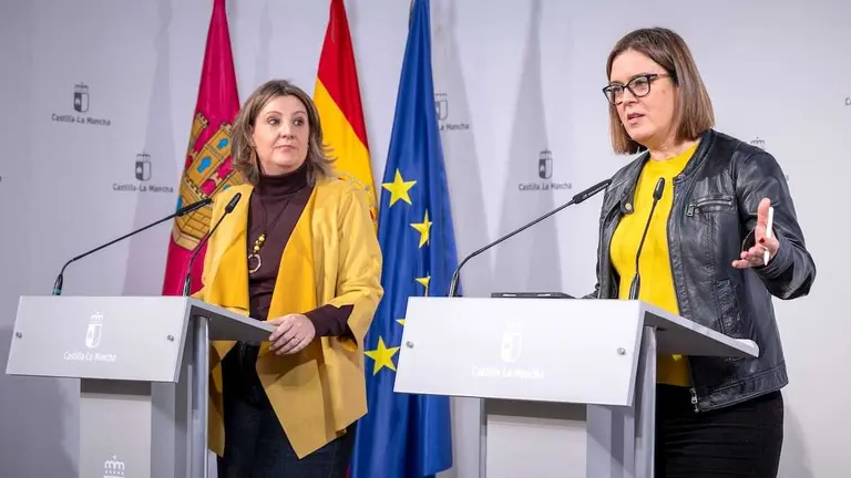 La consejera de Econom&iacute;a, Empresas y Empleo, Patricia Franco, y la consejera Portavoz del Gobierno regional, Esther Padilla, en rueda de prensa para dar cuenta de los asuntos tratados en el Consejo de Gobierno