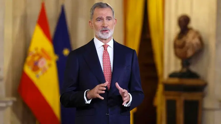 El rey Felipe VI durante su Mensaje de Navidad de este a&ntilde;o 2025 ofrecido desde el Palacio Real