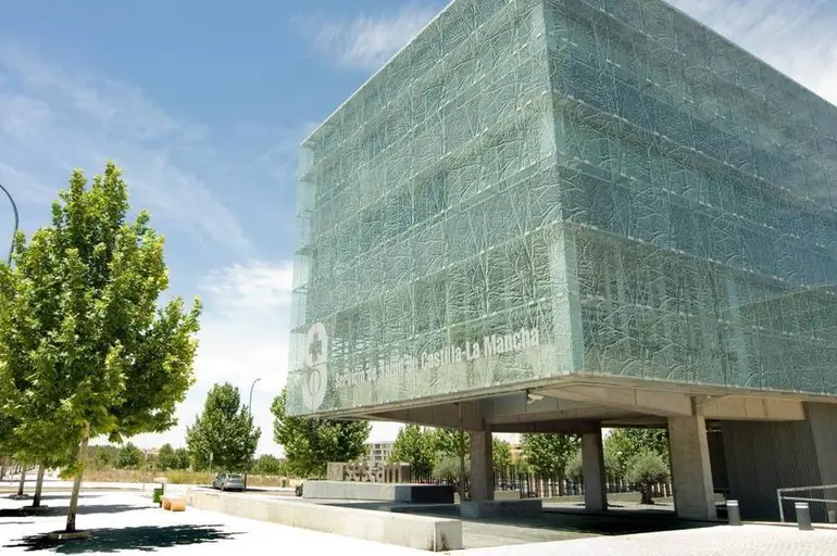 Más de 10.400 solicitudes para optar a una de las 883 plazas ofertadas por el Sescam Más de 10.400 solicitudes para optar a una de las 883 plazas ofertadas por el Sescam