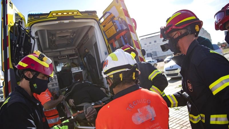 Muere una mujer al volcar el todoterreno que conducía en una zona de campo
