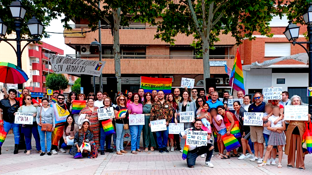 LGTBtorrijos celebra sin apoyo del gobierno local su segundo "Torrijos con Orgullo" con gran éxito