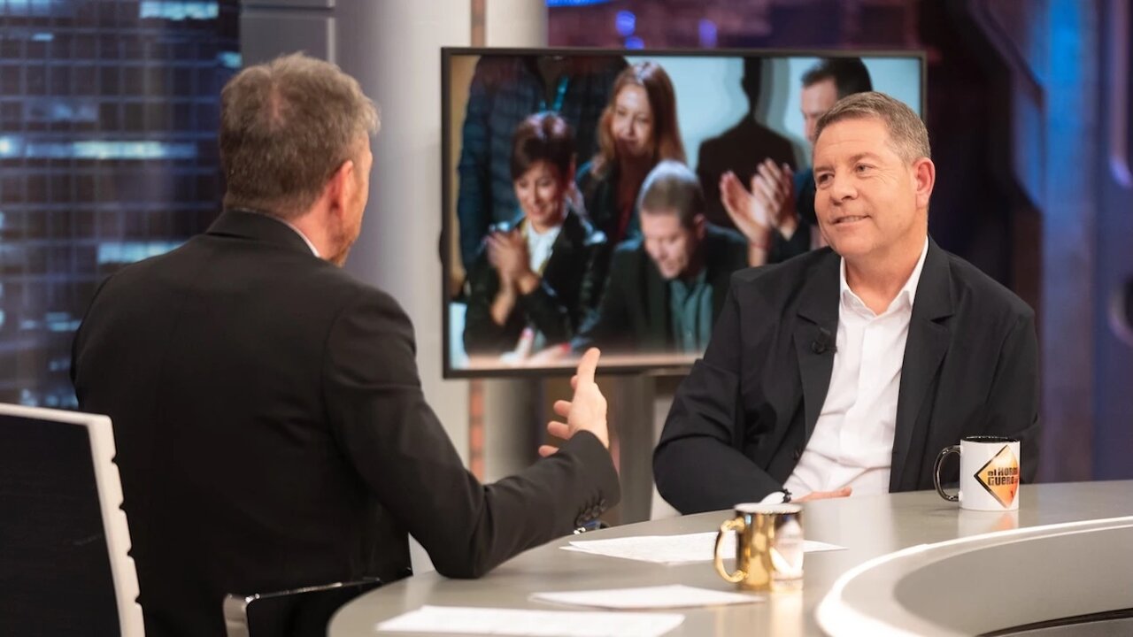 El presidente de Castilla-La Mancha, Emiliano García-Page, en un momento de la entrevista con Pablo Motos en 'El Hormiguero'