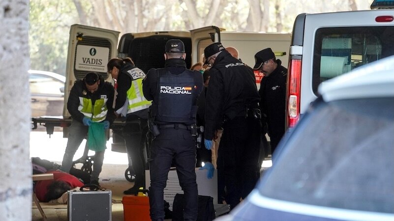 policía nacional, cadáver, puente, crimen, reyerta, paraje, agentes, violencia,