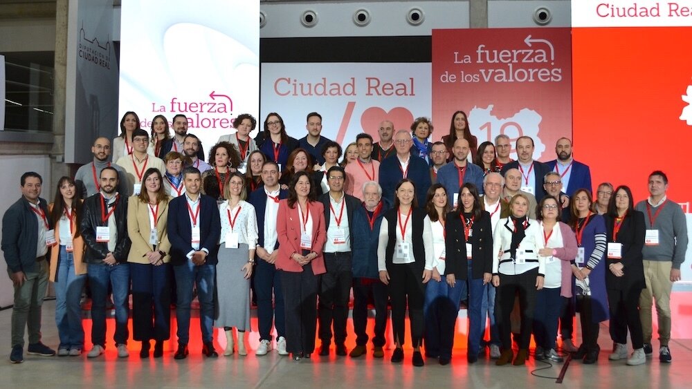 Imagen de familia de la nueva Comisión Ejecutiva del PSOE de Ciudad Real