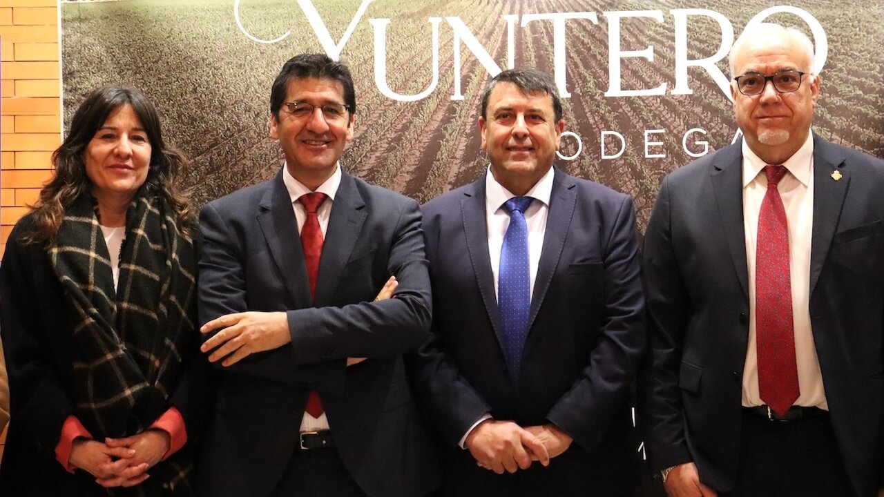 El vicepresidente segundo del Gobierno de Castilla-La Mancha, José Manuel Caballero, ha inaugurado la I Jornada Técnica de la Viña de la cooperativa ‘Jesús del Perdón’ de Manzanares (Ciudad Real) en el Gran Teatro de la localidad