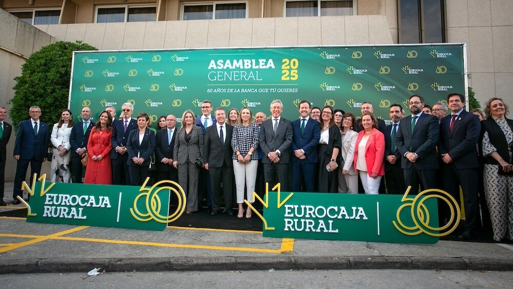 El presidente de Castilla-La Mancha, Emiliano García-Page, ha asistido en Toledo a la cena que ha celebrado la Asamblea General Ordinaria de Eurocaja Rural en el hotel Beatriz de la capital