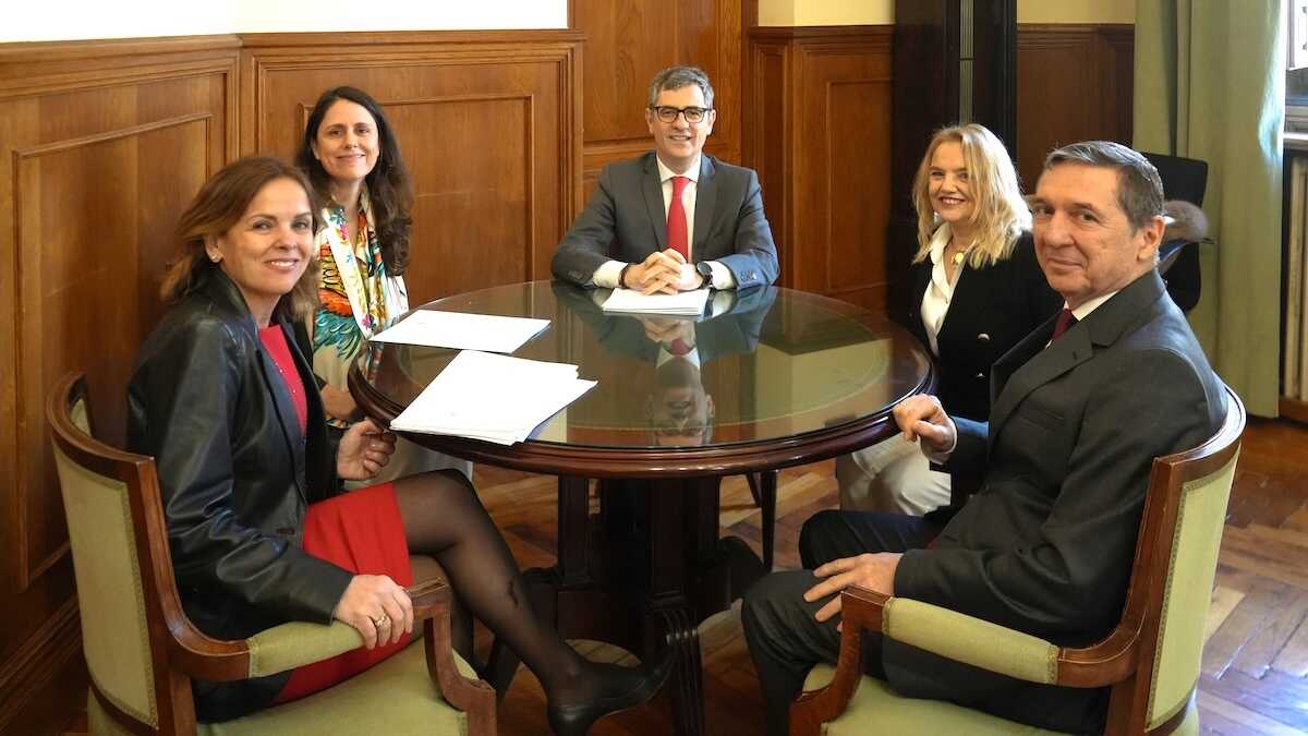 Reunión entre el ministro de Presidencia, Justicia y Relaciones con las Cortes, Félix Bolaños, y la presidenta del TSJCM, María Pilar Astray