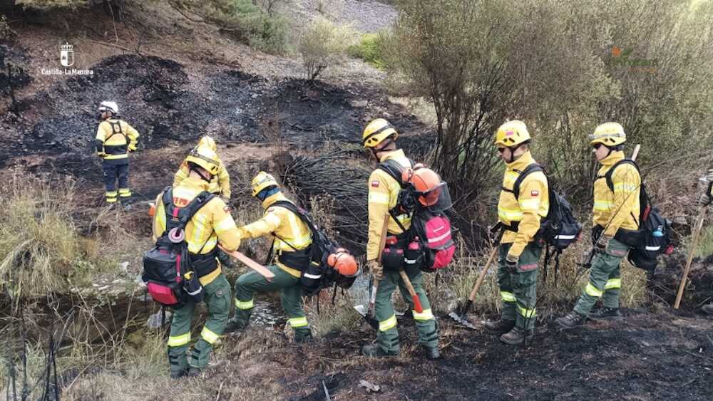 Controlado un incendio en Checa que ha obligado a cortar la CM-2111